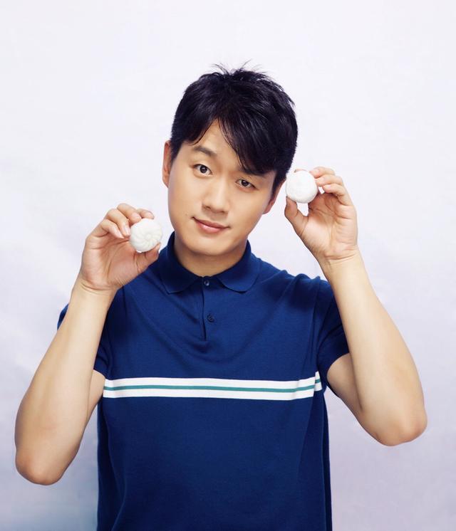 佟大为身后：卧床35年不能动弹的父亲，眼中常年