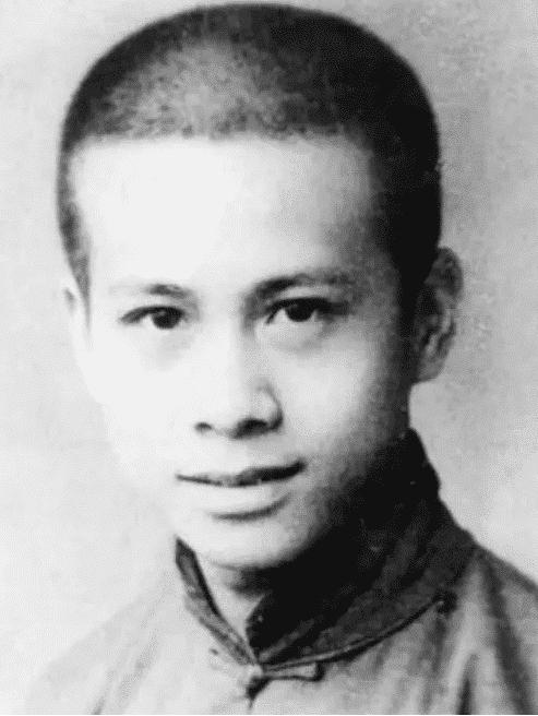 传奇人物年轻时长什么样？