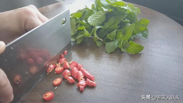 6斤鸭，一个客家地道美味做法，配料简单，出锅香气十足越吃越香