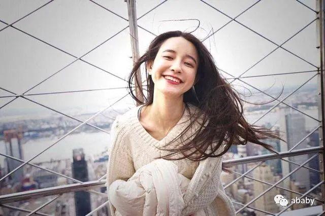 董花花过端午晒照，总裁夫人愈发美丽，张大奕