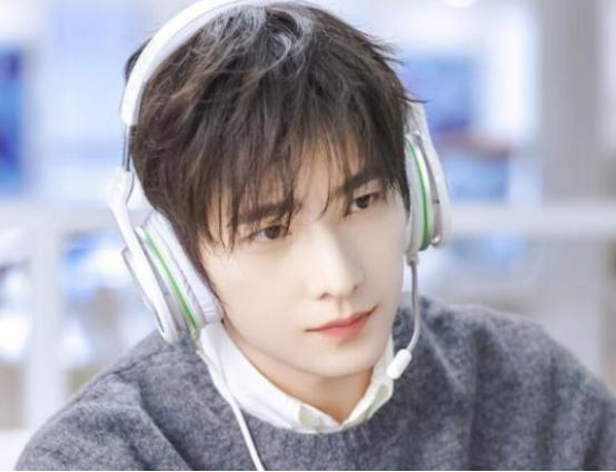 杨洋最帅的4个角色，若白、肖奈不算啥，最后一个才是颜值巅峰