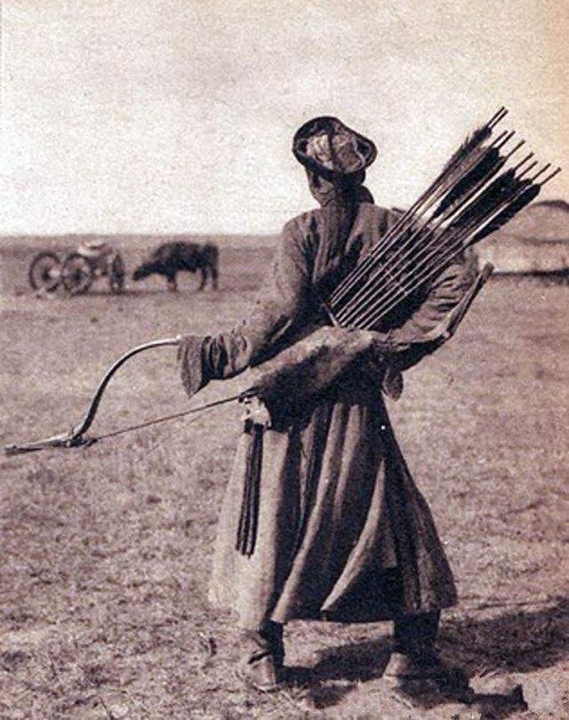 常被骑兵使用的10种武器，其中一种是成吉思汗最爱，助其称霸欧亚