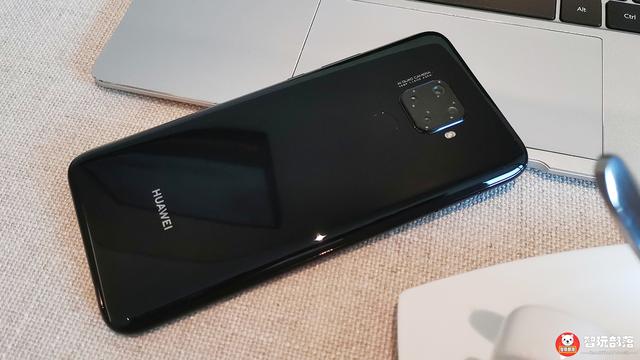 华为nova 5i Pro评测：麒麟810+AI四摄，综合实力强劲的潮美新品