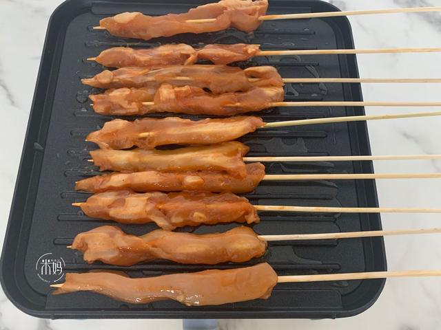 ​爱吃烤肉一定要收藏，学会这个秘制酱料，香气四溢，完胜烧烤摊