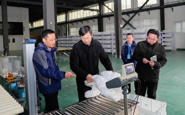 济南新材料产业园区管委会主任陈西武到企业调研
