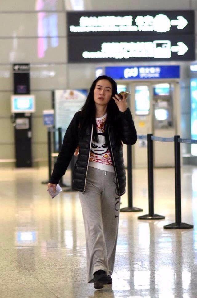 娱乐圈果然都是“照骗”，闫妮母女真实生活照又是什么样子呢？