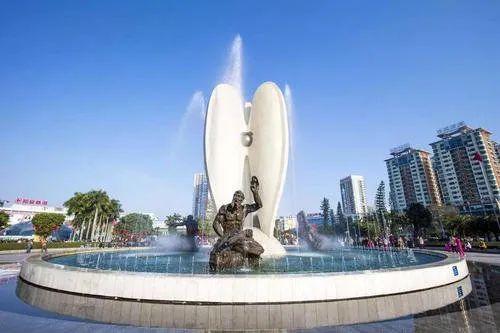 这个夏天值得去的滨海小城，海景秒杀海南厦门