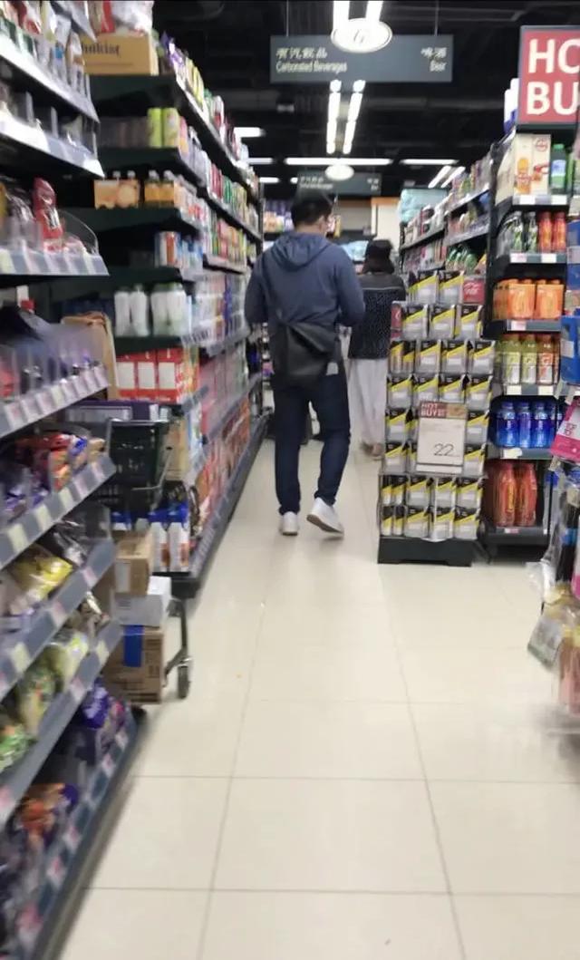 霍启刚一有时间就与郭晶晶腻在一起 难怪婚后两