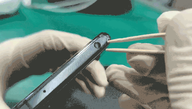 注意了！这样给手机清灰才靠谱