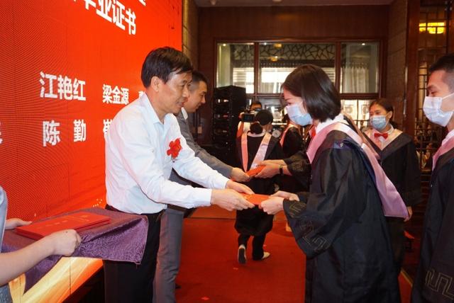 广东碧桂园职院2020届408名毕业生顺利毕业：就业率100%