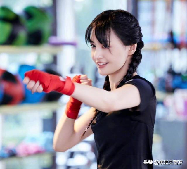 湖里|郑爽手机掉湖里了 袁咏琳表示这操作我熟手机防水不够还得防滑