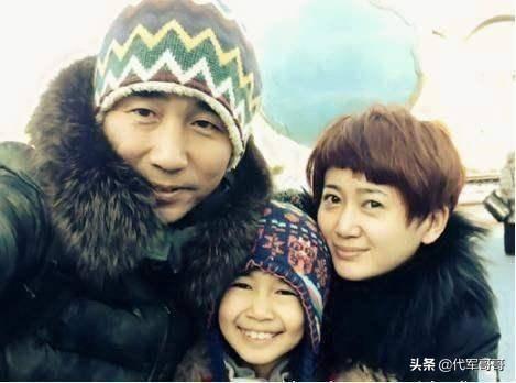 48岁沙宝亮近况曝光：结婚20年夫妻恩爱，如今偶