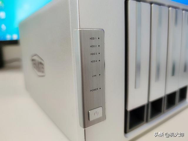 小白也能玩懂的NAS，铁威马F4-221体验