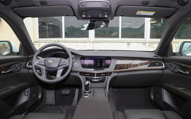 凯迪拉克的旗舰豪车，与S级近乎一样大，配置奢