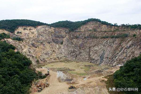 天津将结合废弃矿山整治项目采挖砂石 开展违规海砂治理
