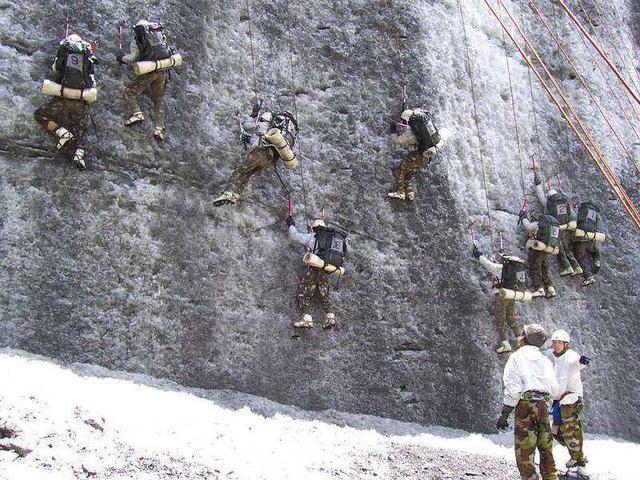 印军后院再起火，补给线难修复，一线士兵躲进洞穴，军内矛盾激化