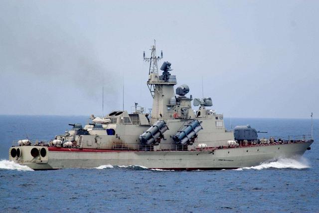 又一南海国家引狼入室，已向美国伸出橄榄枝，目标锁定10万吨航母