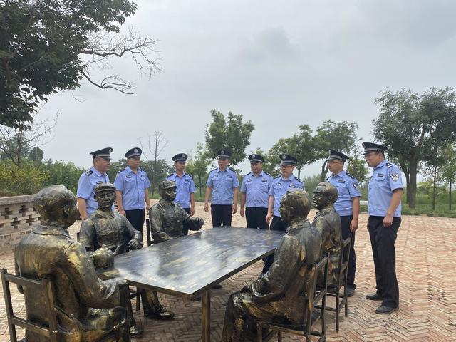 警徽心向党 忠诚铸警魂——桑树坪派出所党支部积极开展建党99周年纪念活动