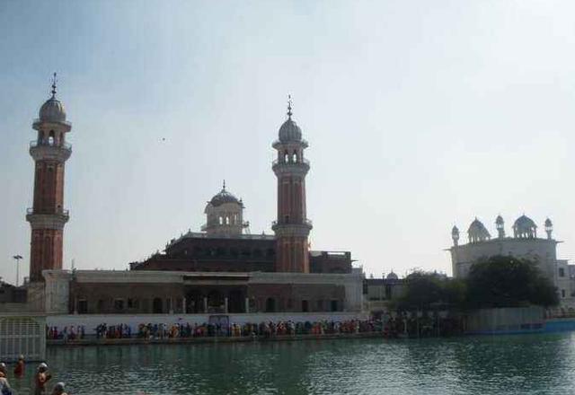 阿姆利则惨案，英国为打击印度而引发的“札连