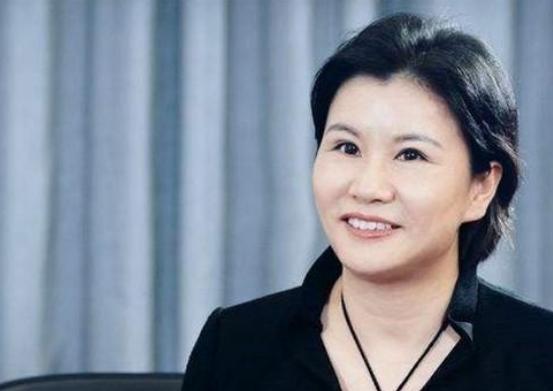 白手起家女首富：曾為打工妹，卻創(chuàng)造了玻璃制造帝國(guó)，身價(jià)700億