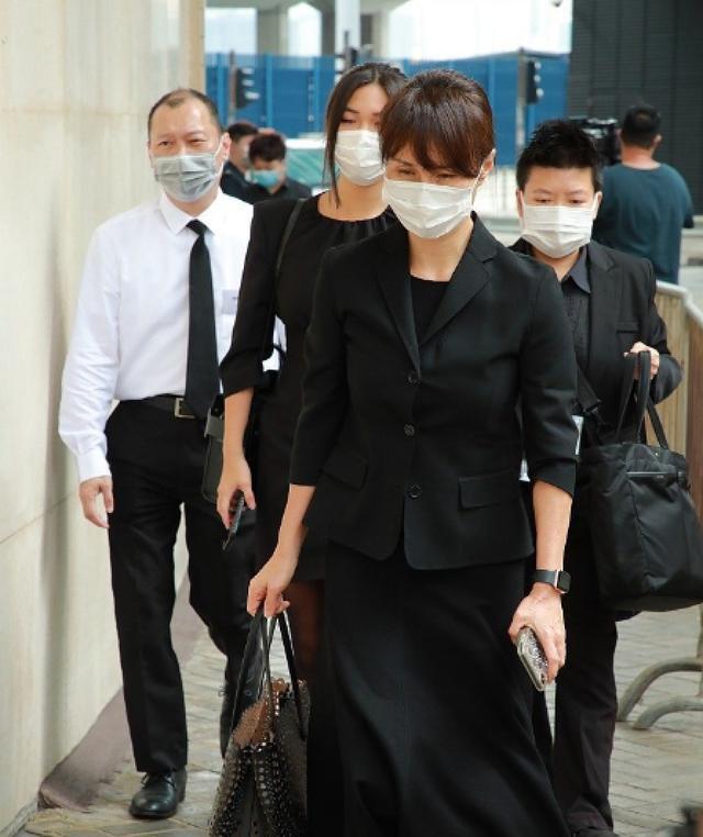 赌王的三位儿媳现身葬礼：两位儿媳是内地人，仅大儿媳是富家千金