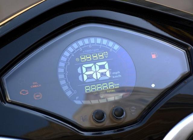 三阳的“运动健将”！标配ABS，油耗2.7升，150c