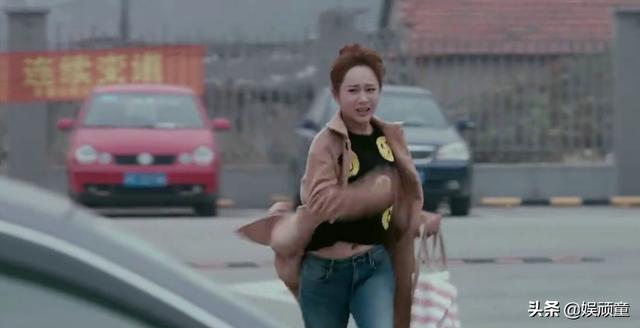 同穿“露脐装”，赵丽颖、沈梦辰美美哒，看到杨紫：形象全毁了