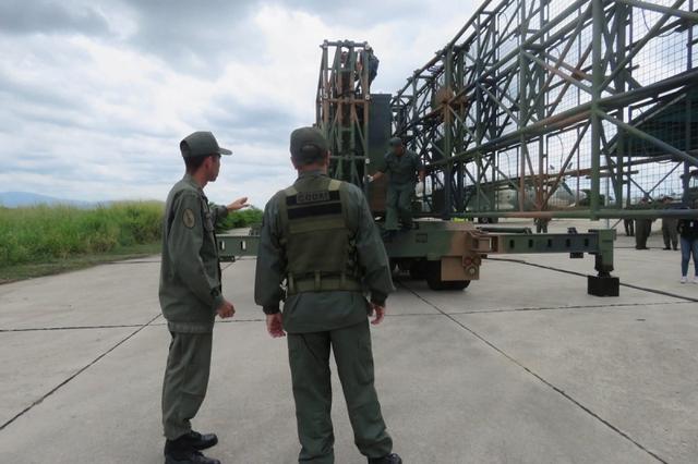 F22搞偷袭失败翻车！被中国雷达破了功，警告美