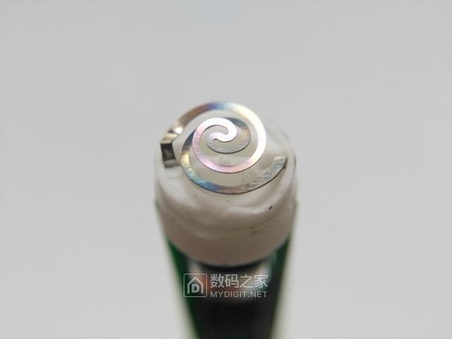 轻轻一吹即可点燃，现代火折子USB充电打火机拆