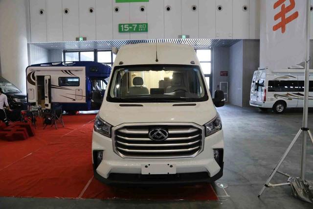 國(guó)六V90 B型房車(chē) 用空間創(chuàng)意打動(dòng)你的順旅房車(chē)