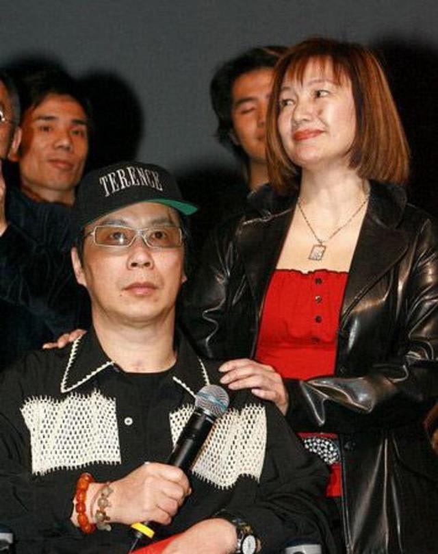 乐坛巨星车祸瘫痪，遭老婆抛弃被丢养老院，如