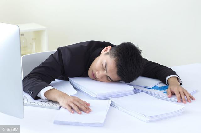 熬夜脑袋疼怎么办？做好这5点把健康找回来