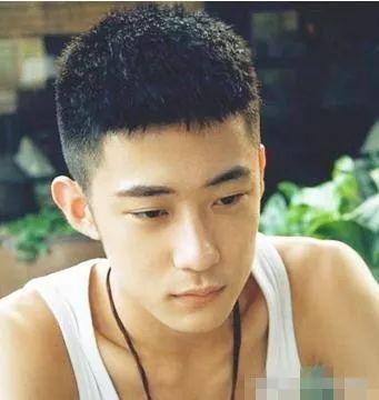 男士夏季短发