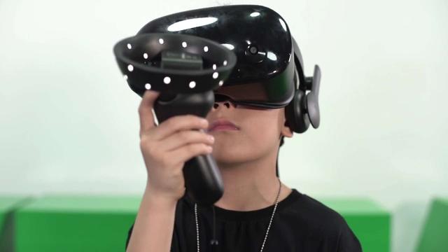 从逼着学到孩子吵着要学，即构&iVReal跨国远程MR教育颠覆认知