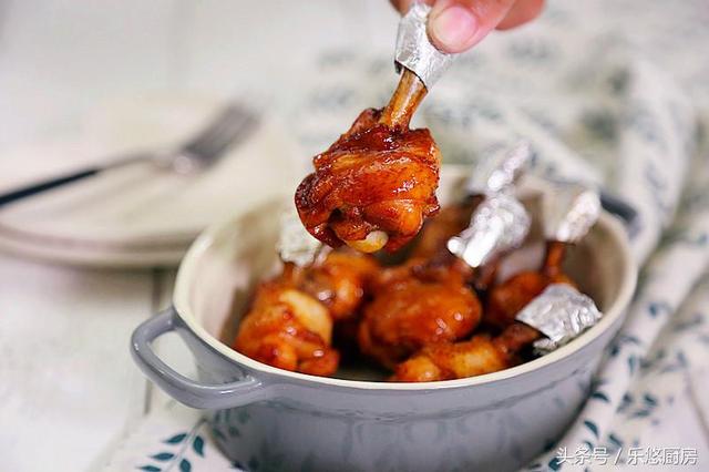 不用开火，几步做出的鸡肉，好吃到想舔手指，关键就是那碗料汁