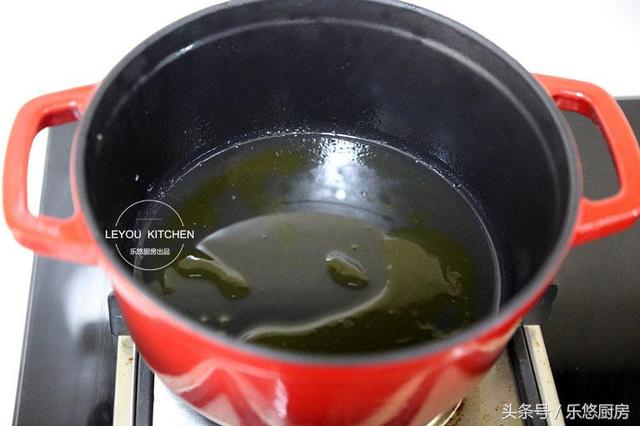 鸡翅根，肉多骨头少，十几块钱做一盘，孩子最喜欢，连吃好几个