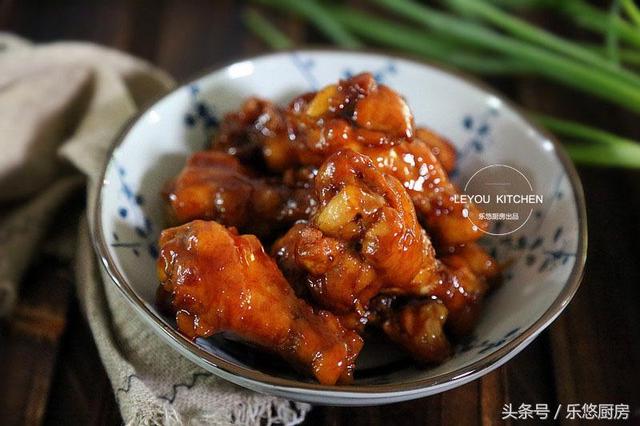 鸡翅根，肉多骨头少，十几块钱做一盘，孩子最喜欢，连吃好几个