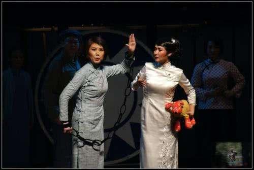 中国公认8位传奇女特工，有一位葬在八宝山，墓