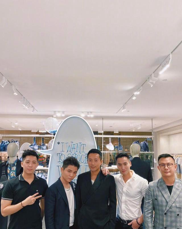 汪小菲过生日不见大S，阿娇前夫惊喜出现，紧贴