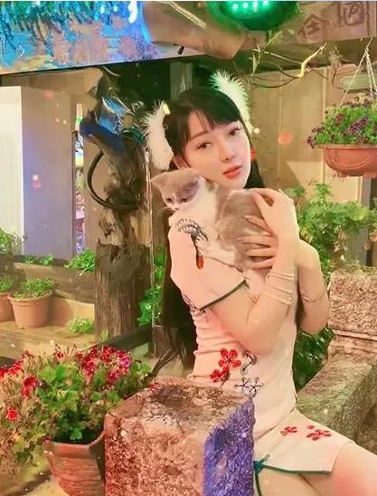 『公布』郭美美公布恋情 高调官宣男友疑似富豪