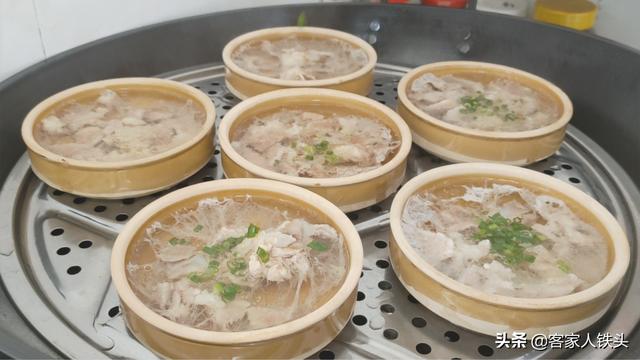 客家这一碗汤很出名，传统味道营养好喝，一人一碗，喝一口就爱上