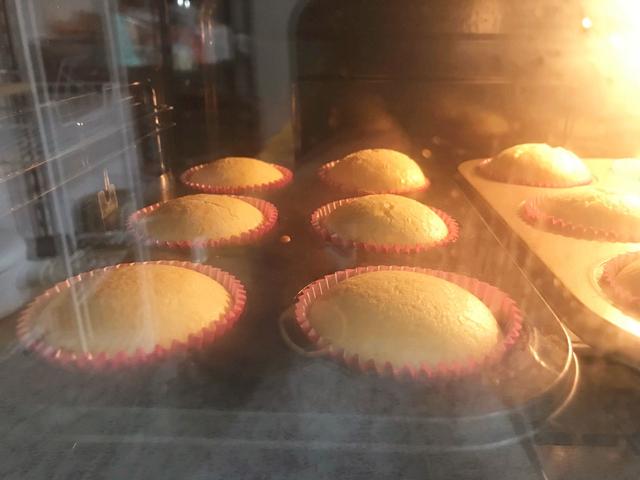 海绵蛋糕在家做，不用分蛋新手也能零失败，平整不开裂，松软香甜