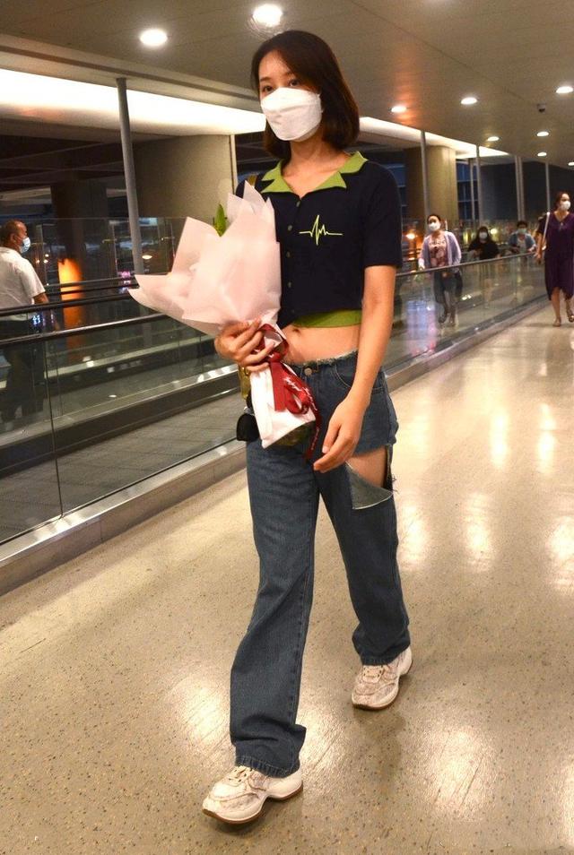 被蓝盈莹美到了，《浪姐》初舞台好惊艳，私服