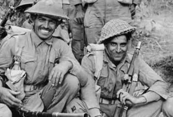 印度儿女多奇志，不爱口罩爱机枪，每年花大价钱从国外进口武器