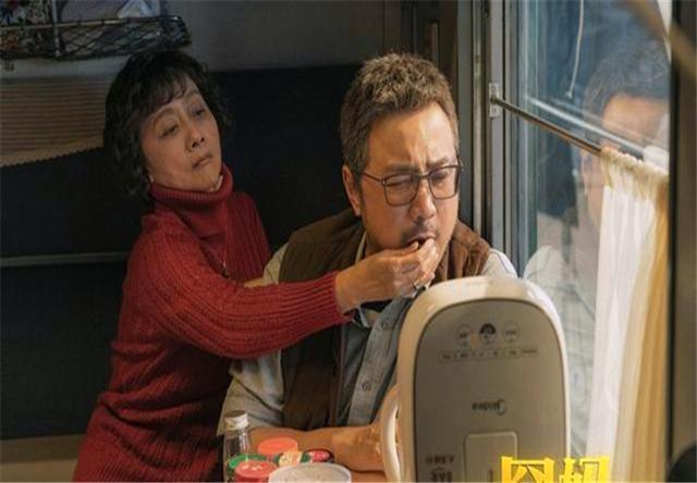 徐峥6亿卖了《囧妈》，光银行利息就500w，而其他