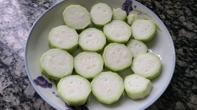 鱼肉这样做味道更香，做法简单又营养，我家经常吃的一道家常菜