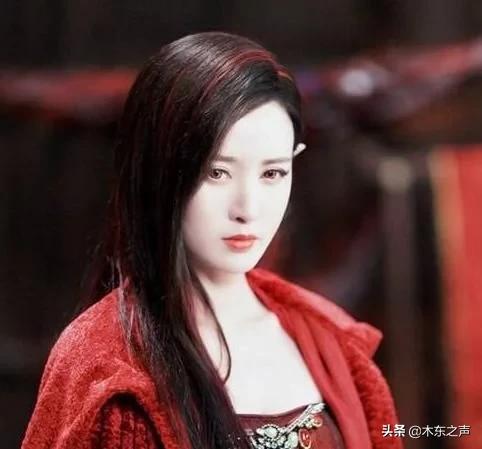 有种“丰韵”叫39岁的张萌，皮肤嫩到能掐出水，真替男演员捏把汗