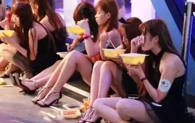 真的不必羡慕明星，他们的生活就是可以为所欲为