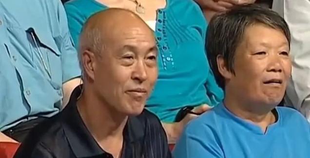 她13岁成谋女郎一举成名，被张艺谋一句话劝退，