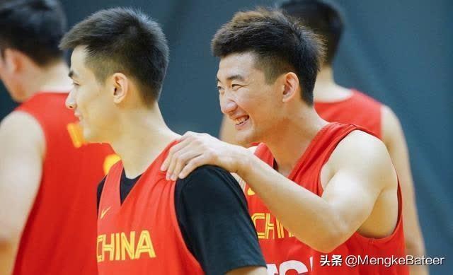 最强控卫之间强强对话，孙铭徽完胜郭艾伦和赵继伟？